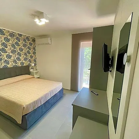 Matthew's Bed & Breakfast 4*